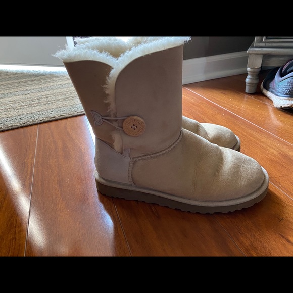 UGG BOOTS size 8 - Picture 2 of 10